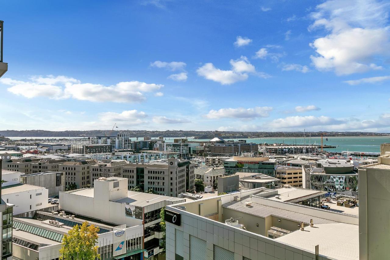 Corporate Gem + Rooftop Pool & Spa Окленд Экстерьер фото